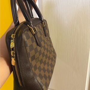 Louis Vuitton 
Damier Ebene Brera